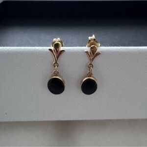 Gold Onyx stone earrings